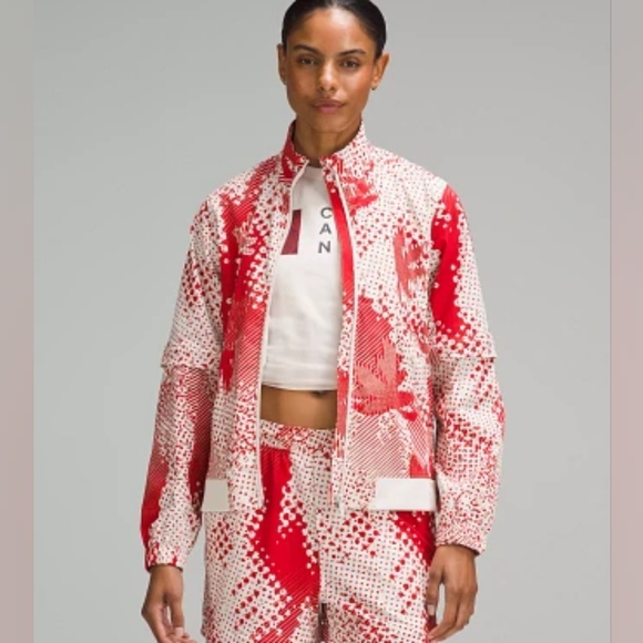 lululemon athletica Jackets & Blazers - Lululemon Team Canada Women's Convertible Jacket COC Logo size 8 BNWT